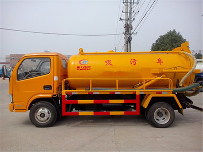 市政清淤利器 吸污車廠家與產(chǎn)品全解析